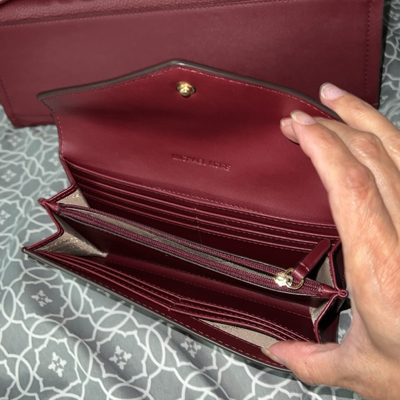 Michael Kors bag and matching wallet used perfect condition. Burgundy color - Picture 10 of 10
